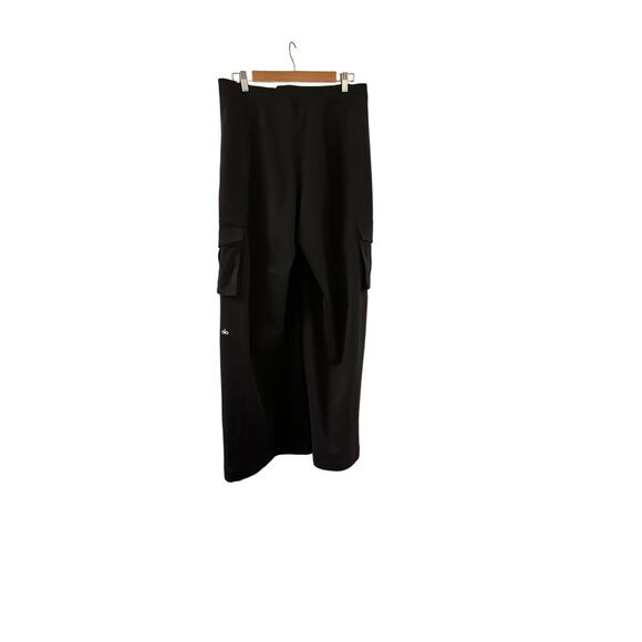 Alo Yoga - Show Off Cargo Wide Leg Trouser - Medium - Black (Long) - Picture 10 of 10